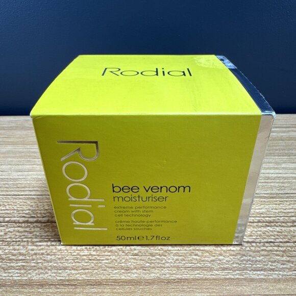 NEW Rodial Bee Venom Moisturiser 1.7 fl oz / 50mL - Picture 4 of 8
